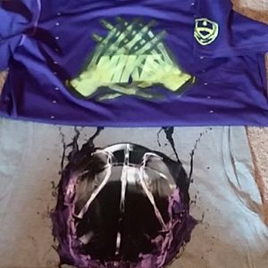 2 Nike Tees